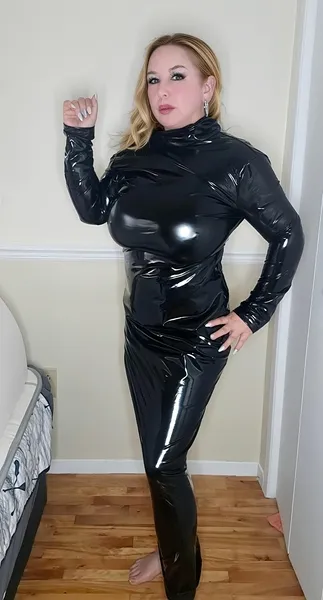 Live sex webcam photo for TITANIC_TITS #7874592