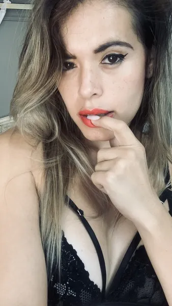 Live sex webcam photo for VioletBelfort #2656140