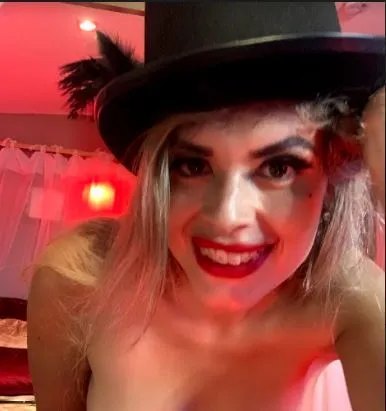 Live sex webcam photo for VioletBelfort #1932757