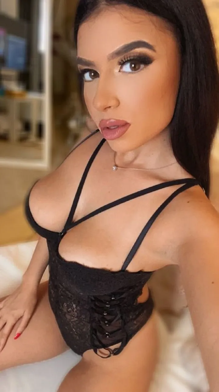Live sex webcam photo for Nathaniela #7829535