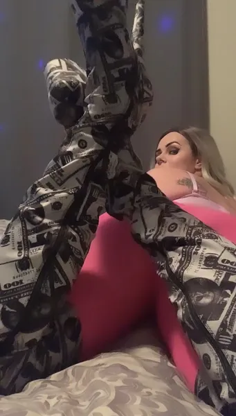 Live sex webcam photo for Nbabyxox #3617179