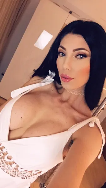 Live sex webcam photo for VivienneRuth #7242489