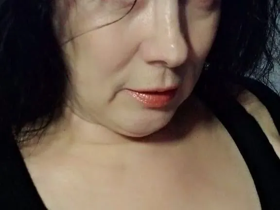 Live sex webcam photo for MollyLeDolly #2763750