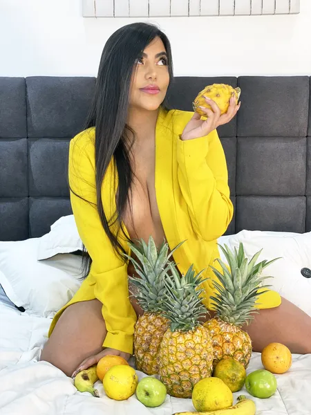 Live sex webcam photo for MeganWonderful #2046567