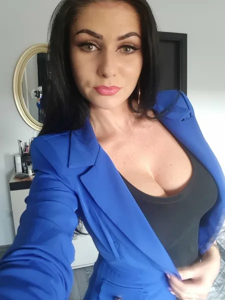 Live sex webcam photo for LauraJade18 #1958886