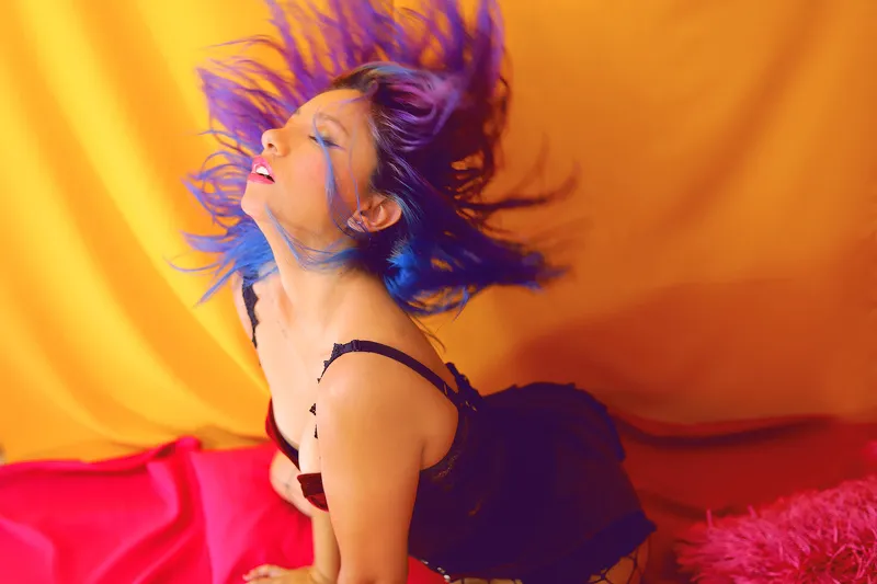 Live sex webcam photo for SinaM #2037838