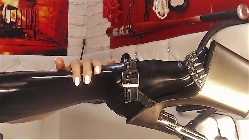 Live sex webcam photo for QueenPanther #7803041