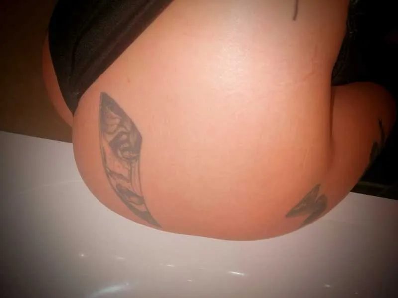 Live sex webcam photo for MinnieDrew #8355703