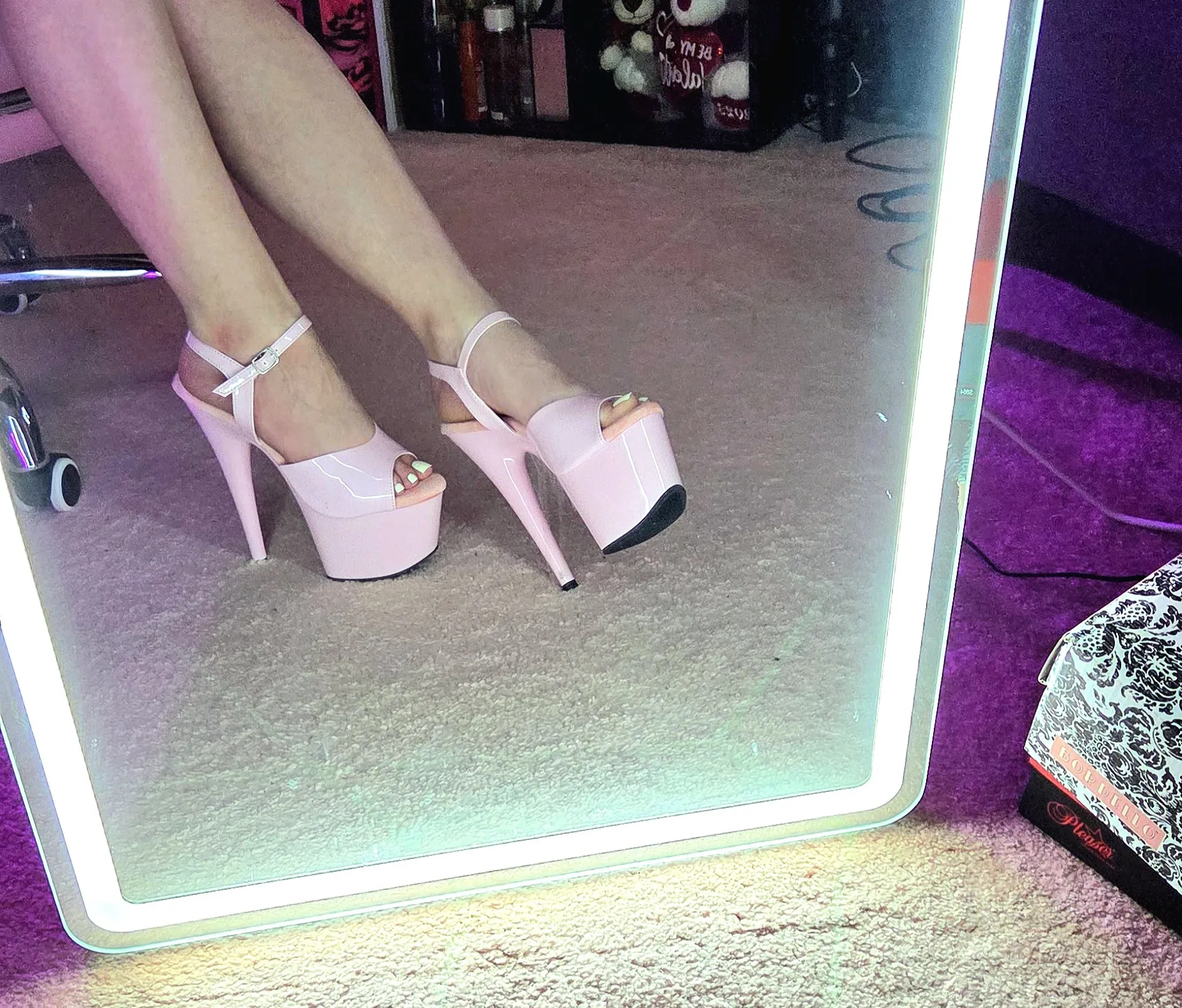 Live sex webcam photo for XxCamrenXx #7324105