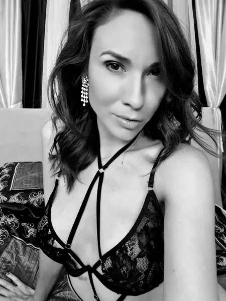 Live sex webcam photo for VanessaCalypso #2995653