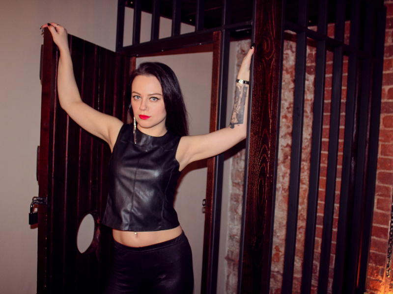 Live sex webcam photo for JoelinaShmit #1877432