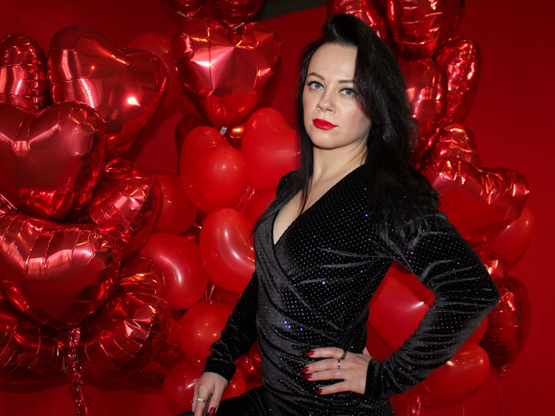 Live sex webcam photo for JoelinaShmit #1877417