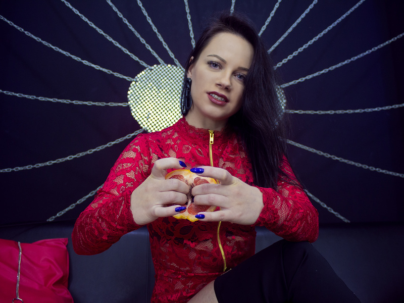 Live sex webcam photo for JoelinaShmit #1877405