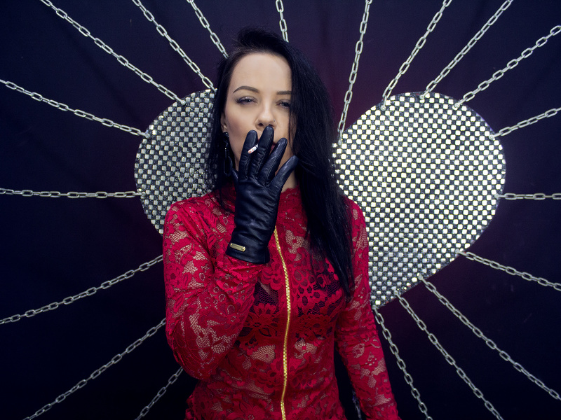 Live sex webcam photo for JoelinaShmit #1877401