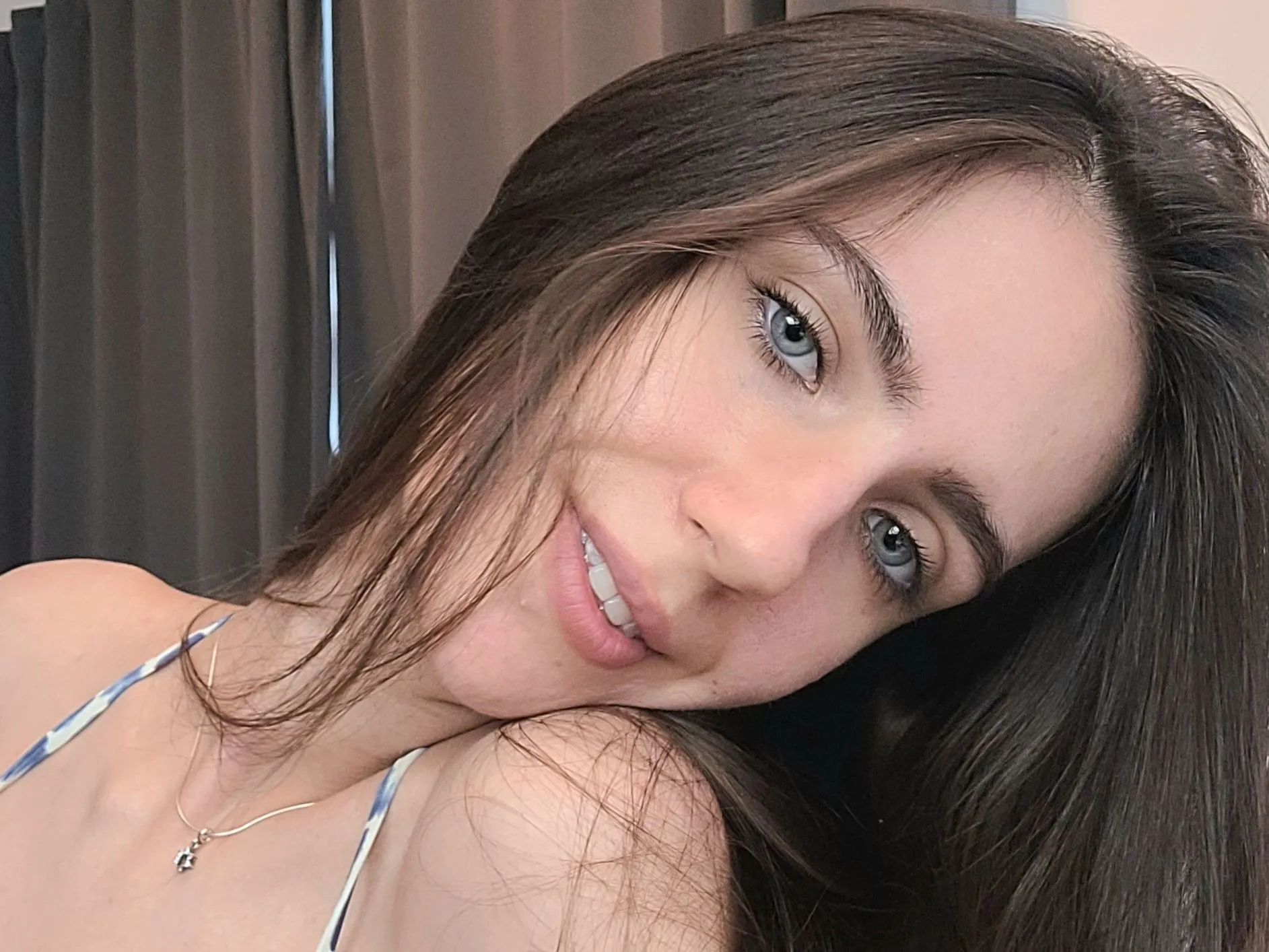 Live sex webcam photo for JennyferDreams #5836160