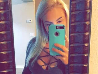 Live sex webcam photo for BadGirlHalexxx #8323619
