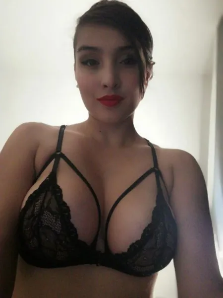 Live sex webcam photo for Celestecams #2020897