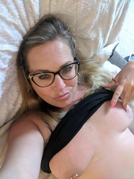 Live sex webcam photo for LilyBay #3212734