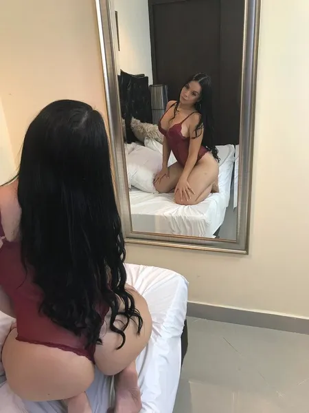 Live sex webcam photo for GabyKendrick #2070650