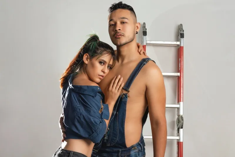 Live sex webcam photo for HunterXAriana #1994704