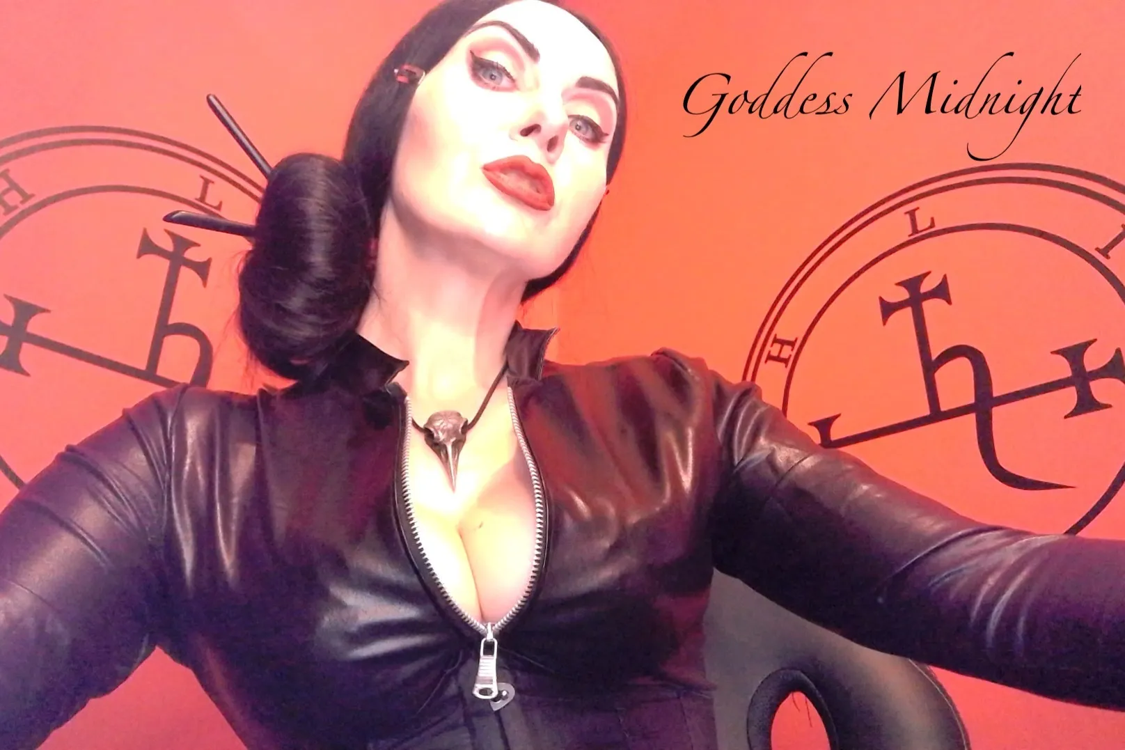 Live sex webcam photo for GoddessMidnight #7231055