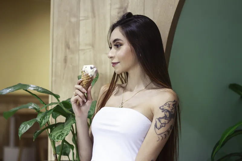 Live sex webcam photo for ValeRodriguez #3237348