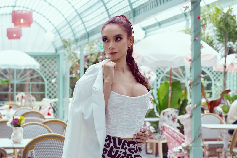 Live sex webcam photo for ValeRodriguez #4061343