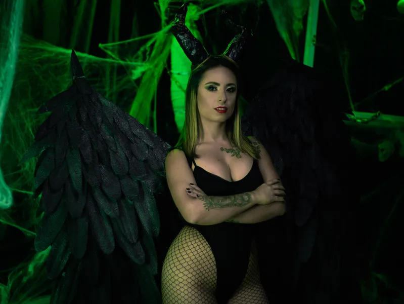 Live sex webcam photo for April_Stone19 #6506555