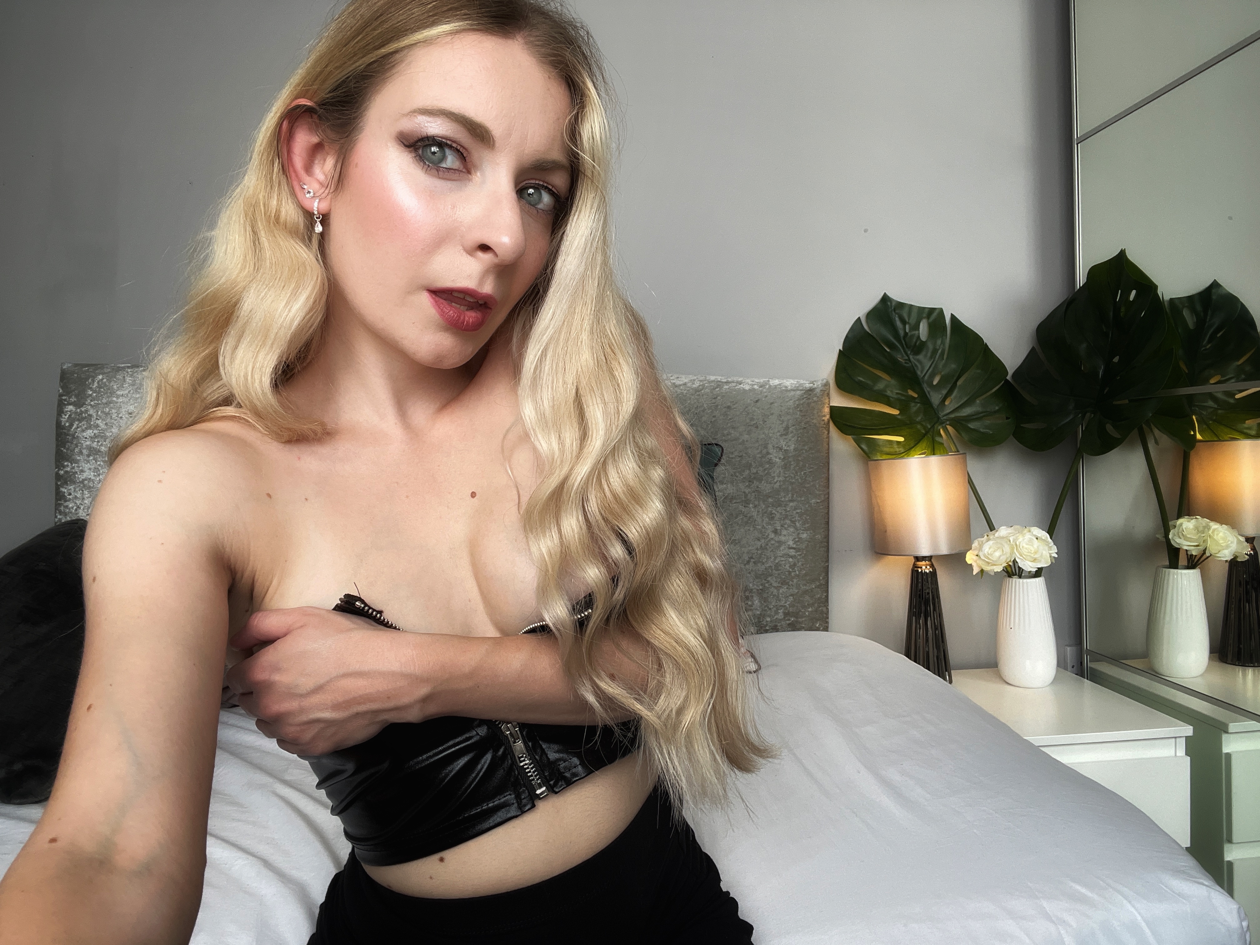 Live sex webcam photo for LunaRiva #3448085