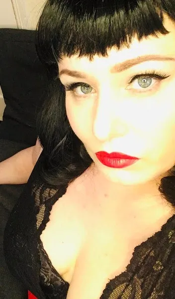 Live sex webcam photo for TheDevineMissDeviant #2375694