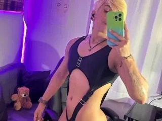 Live sex webcam photo for ZhoeSexyGirl #6136338