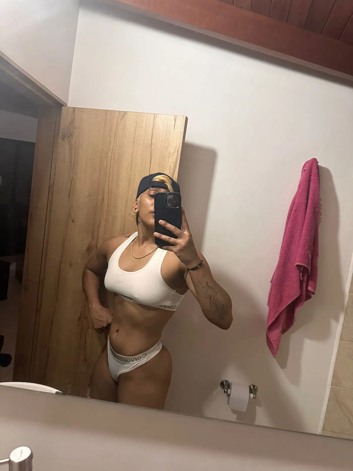 Live sex webcam photo for ZhoeSexyGirl #7160787