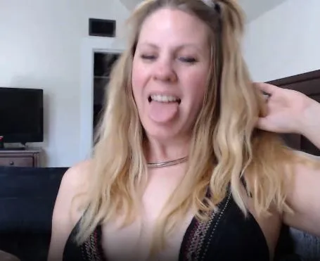 Live sex webcam photo for Coyote_Ugly #1703891