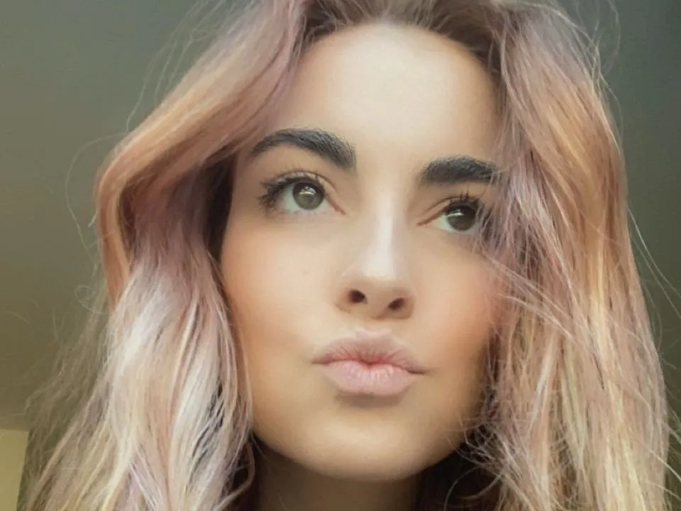 Live sex webcam photo for Mia_Riley #2763235