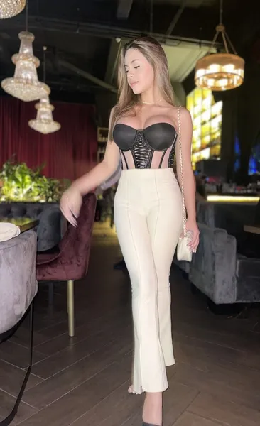 Live sex webcam photo for Scarlett_Boss #3442931