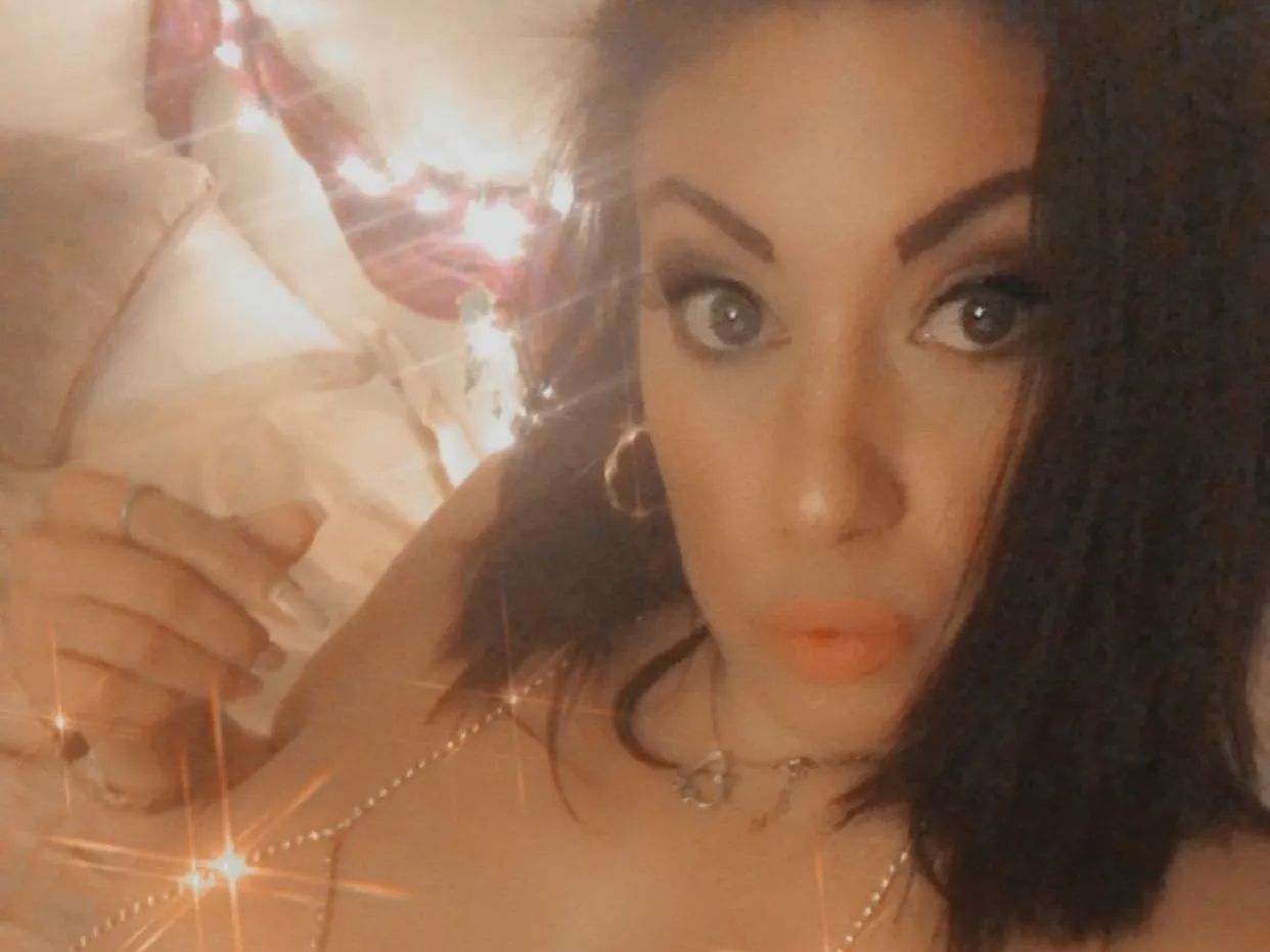 Live sex webcam photo for Sexileeni #2350743