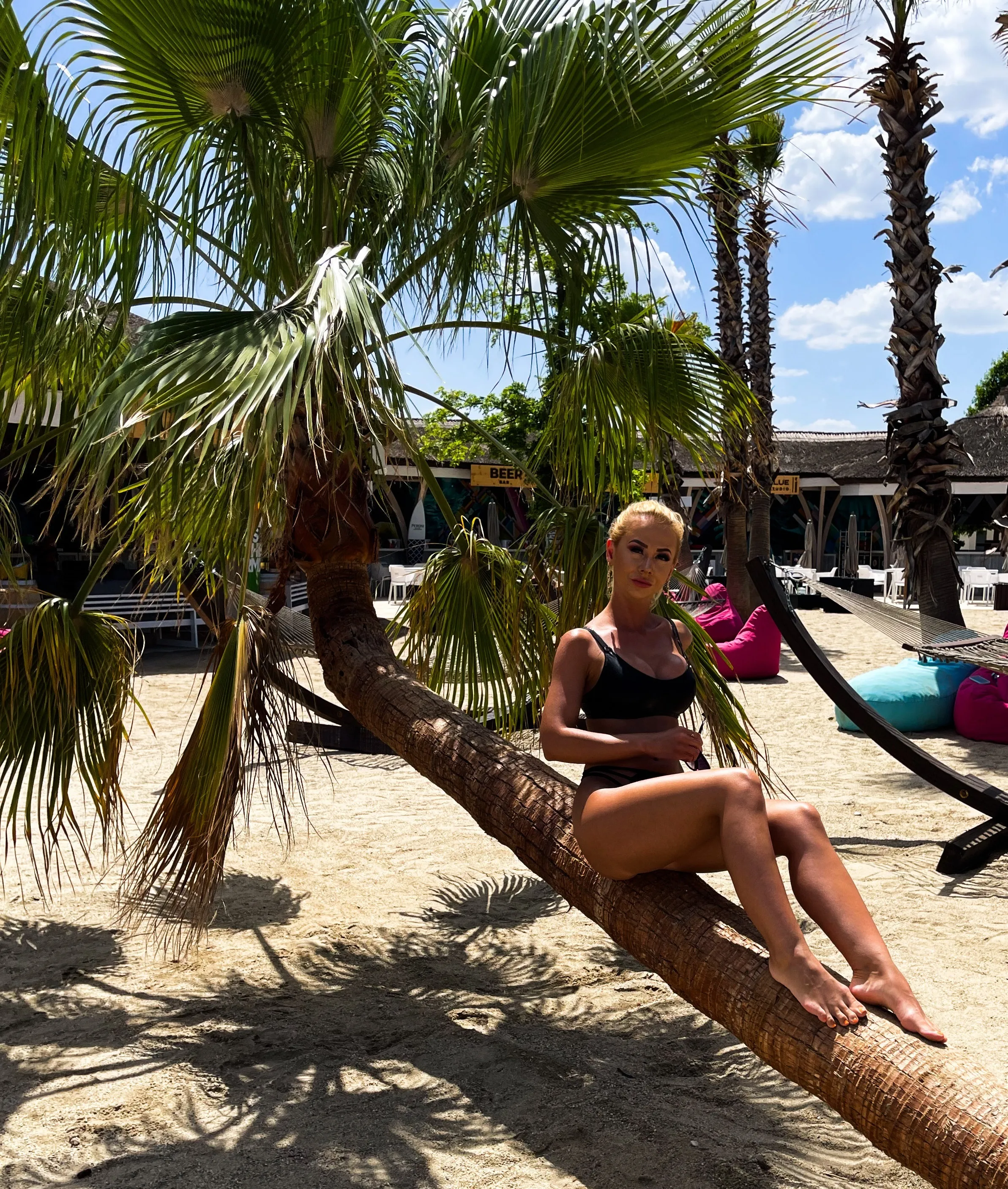 Live sex webcam photo for MoniqueBliss #7831064