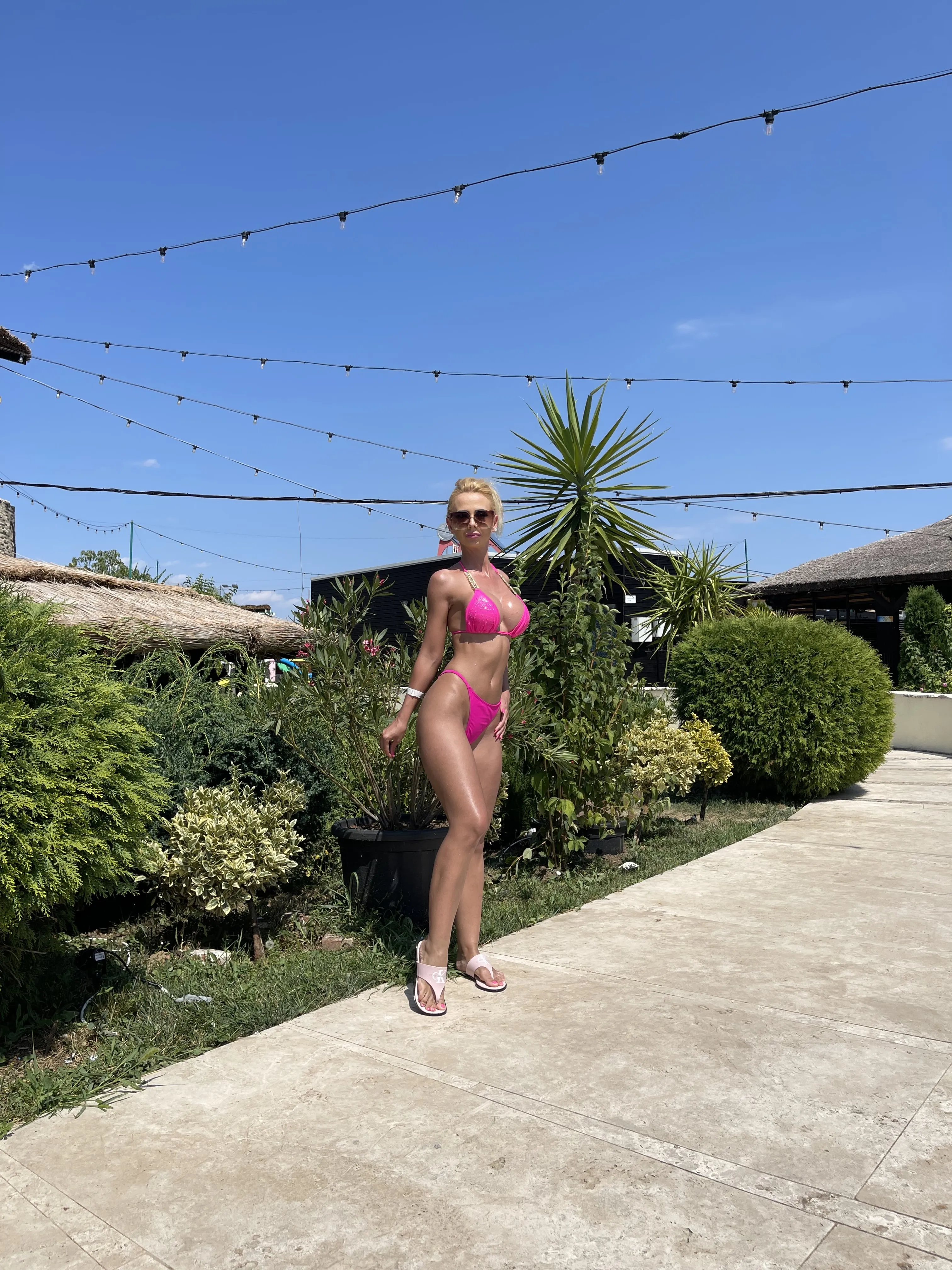 Live sex webcam photo for MoniqueBliss #7831074