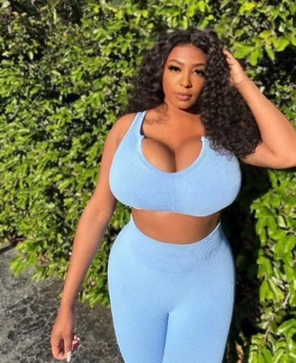 Live sex webcam photo for RachelRaxxx #7273191