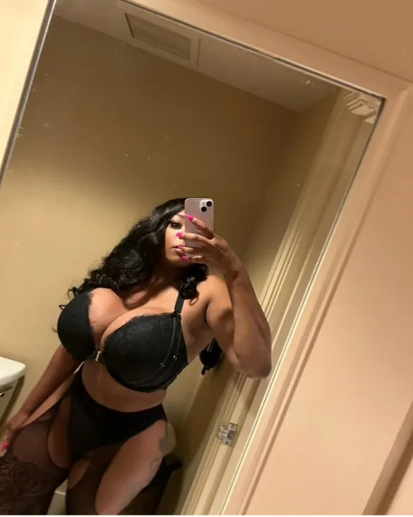 Live sex webcam photo for RachelRaxxx #8118025