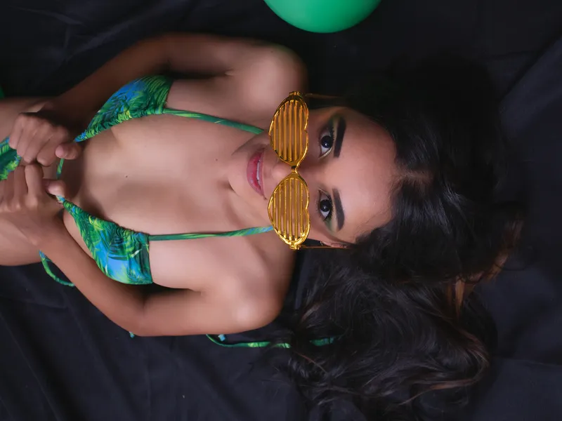 Live sex webcam photo for AnggelaParker #4064744