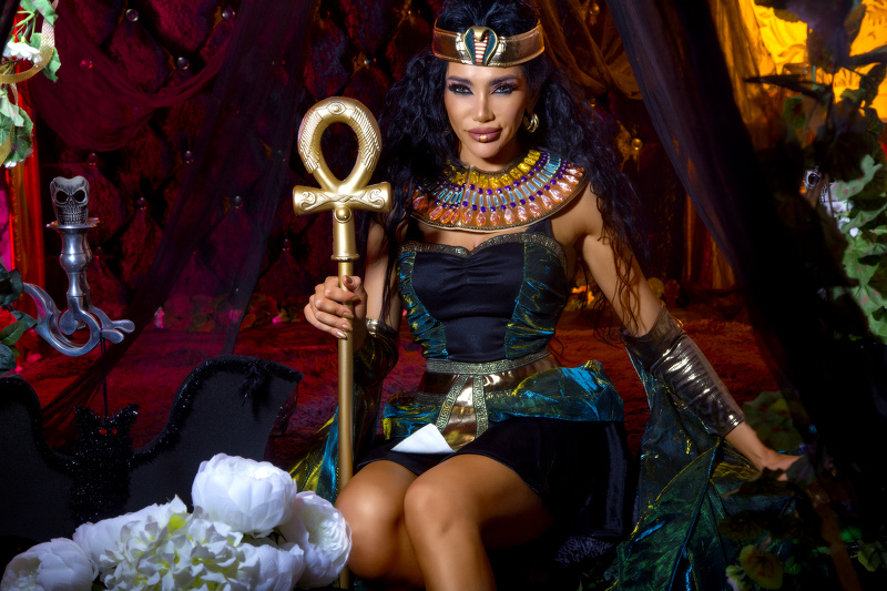 Live sex webcam photo for LoonaLux #1832091