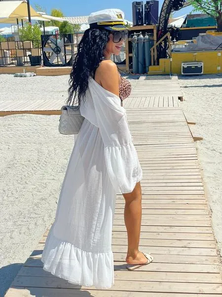 Live sex webcam photo for LoonaLux #2434458