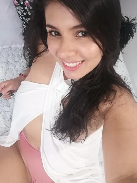 Live sex webcam photo for miadanielsss #6081778