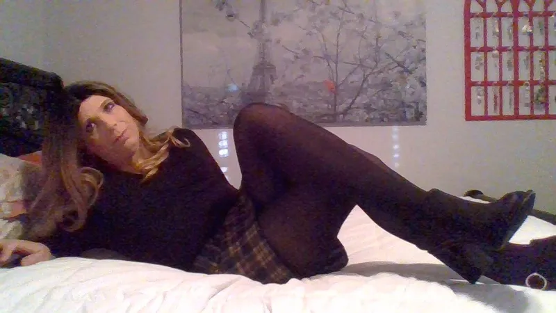Live sex webcam photo for Lily_Flour #2013423