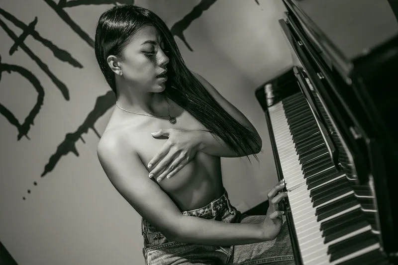 Live sex webcam photo for AMBER_VV #2881351