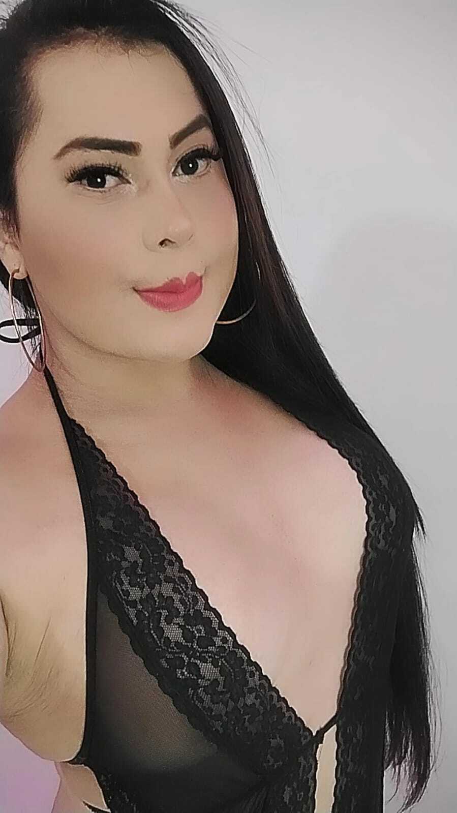 Live sex webcam photo for ShenoaRose #5368508