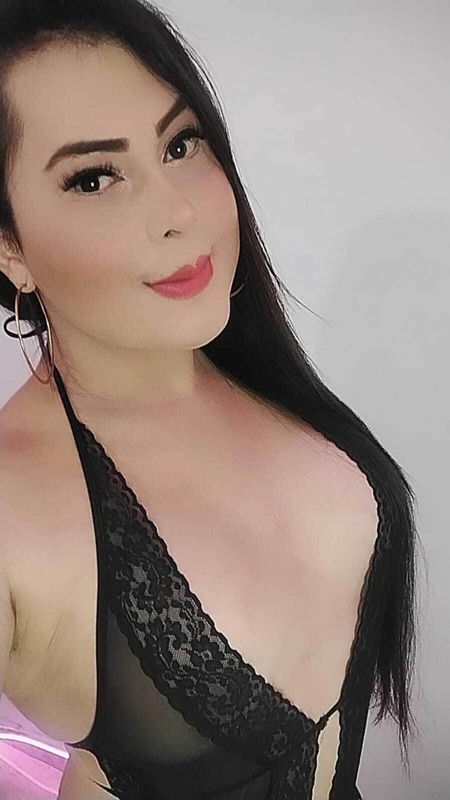 Live sex webcam photo for ShenoaRose #5368509