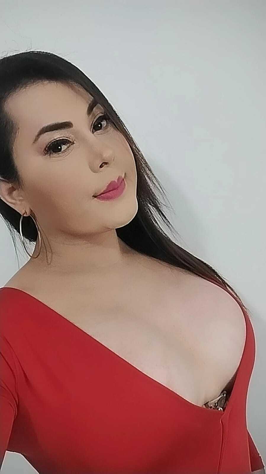 Live sex webcam photo for ShenoaRose #5281358