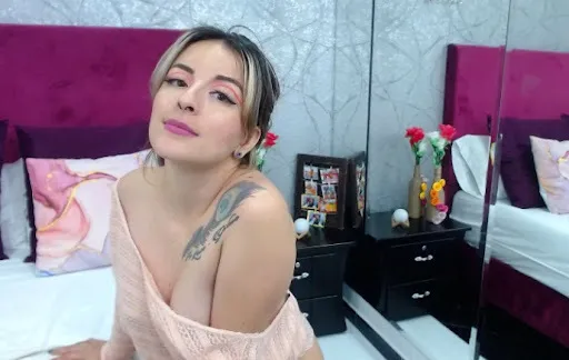 Live sex webcam photo for JuliethCooper #3416827